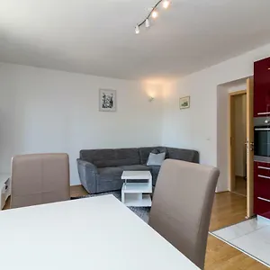 apartman-duje-kastela.splithotels.org/
